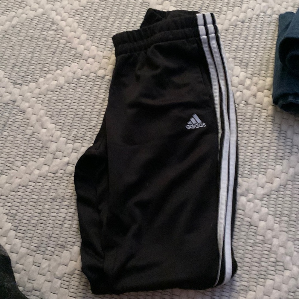 M adidas sweatpants